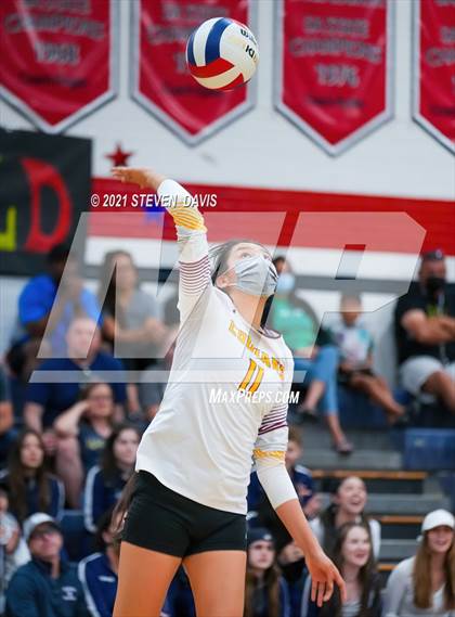 Thumbnail 1 in Rock Point vs. Tempe Prep (AIA 1A Finals) photogallery.