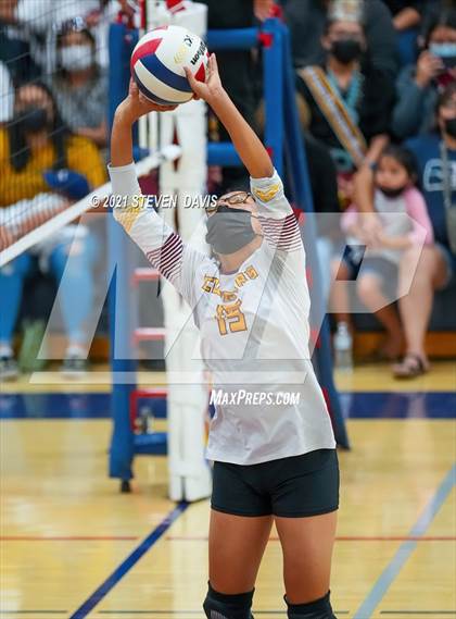 Thumbnail 1 in Rock Point vs. Tempe Prep (AIA 1A Finals) photogallery.