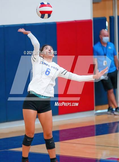 Thumbnail 1 in Rock Point vs. Tempe Prep (AIA 1A Finals) photogallery.