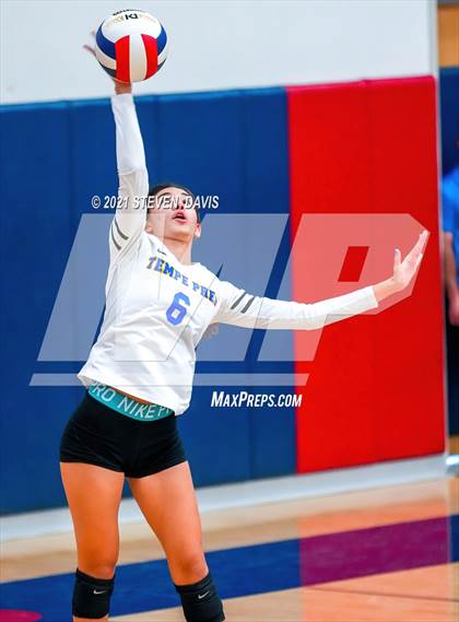 Thumbnail 3 in Rock Point vs. Tempe Prep (AIA 1A Finals) photogallery.