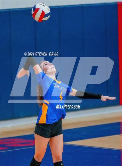 Thumbnail 3 in Rock Point vs. Tempe Prep (AIA 1A Finals) photogallery.