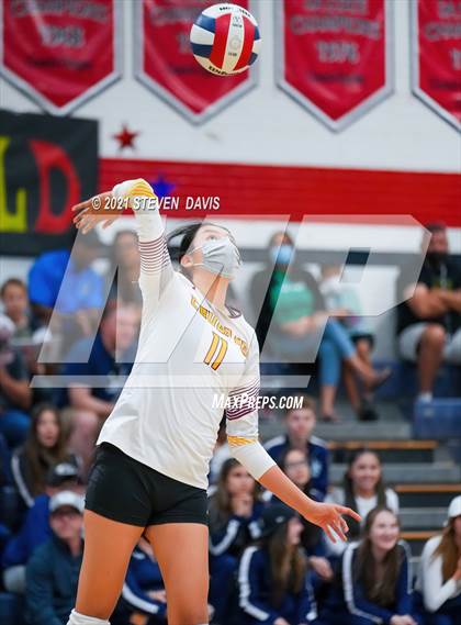 Thumbnail 3 in Rock Point vs. Tempe Prep (AIA 1A Finals) photogallery.