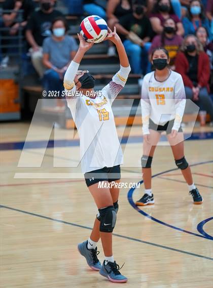 Thumbnail 2 in Rock Point vs. Tempe Prep (AIA 1A Finals) photogallery.