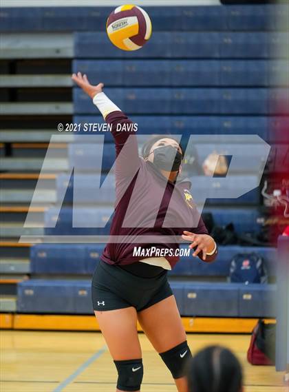 Thumbnail 2 in Rock Point vs. Tempe Prep (AIA 1A Finals) photogallery.
