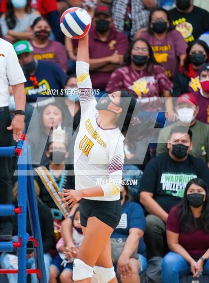 Thumbnail 3 in Rock Point vs. Tempe Prep (AIA 1A Finals) photogallery.