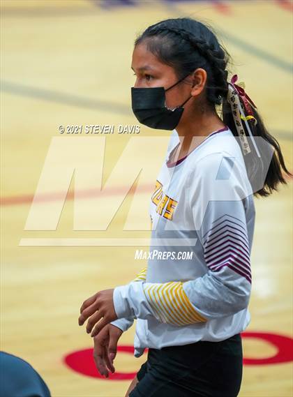 Thumbnail 2 in Rock Point vs. Tempe Prep (AIA 1A Finals) photogallery.