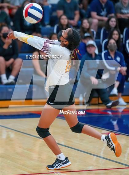 Thumbnail 2 in Rock Point vs. Tempe Prep (AIA 1A Finals) photogallery.