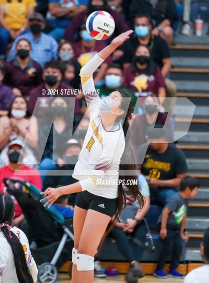 Thumbnail 3 in Rock Point vs. Tempe Prep (AIA 1A Finals) photogallery.