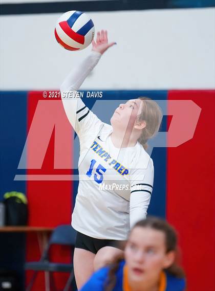 Thumbnail 2 in Rock Point vs. Tempe Prep (AIA 1A Finals) photogallery.