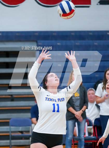 Thumbnail 3 in Rock Point vs. Tempe Prep (AIA 1A Finals) photogallery.