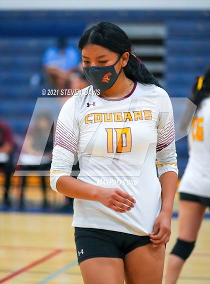 Thumbnail 2 in Rock Point vs. Tempe Prep (AIA 1A Finals) photogallery.