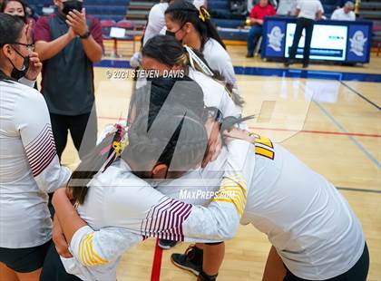 Thumbnail 1 in Rock Point vs. Tempe Prep (AIA 1A Finals) photogallery.