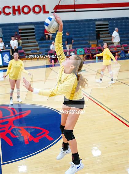 Thumbnail 3 in Rock Point vs. Tempe Prep (AIA 1A Finals) photogallery.