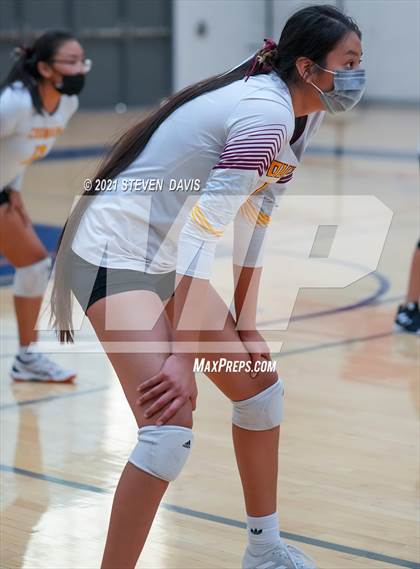 Thumbnail 3 in Rock Point vs. Tempe Prep (AIA 1A Finals) photogallery.