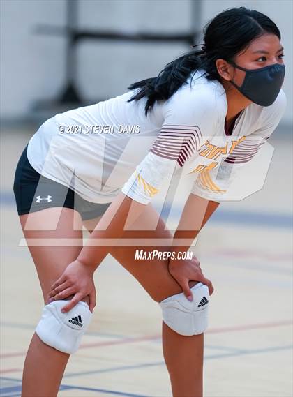 Thumbnail 1 in Rock Point vs. Tempe Prep (AIA 1A Finals) photogallery.