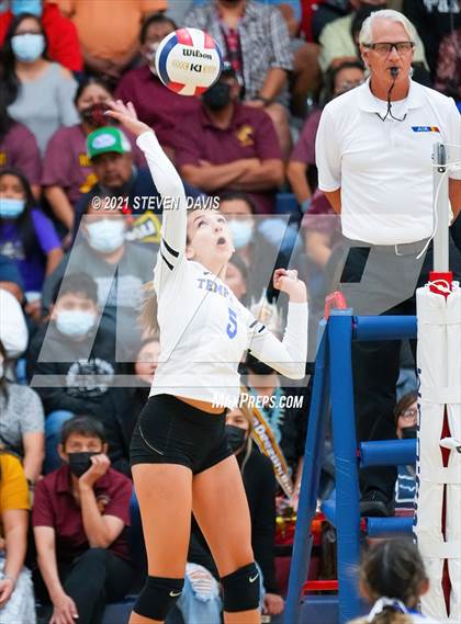 Thumbnail 1 in Rock Point vs. Tempe Prep (AIA 1A Finals) photogallery.