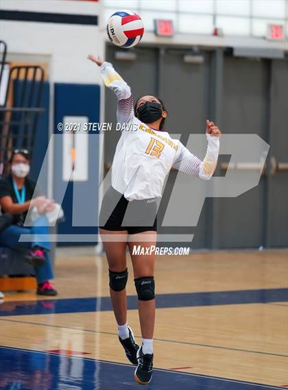 Thumbnail 1 in Rock Point vs. Tempe Prep (AIA 1A Finals) photogallery.
