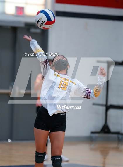 Thumbnail 1 in Rock Point vs. Tempe Prep (AIA 1A Finals) photogallery.