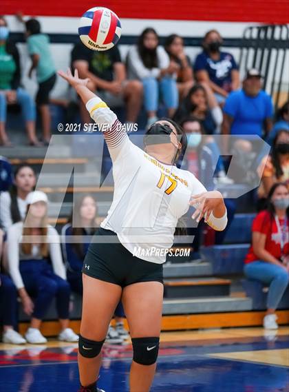 Thumbnail 1 in Rock Point vs. Tempe Prep (AIA 1A Finals) photogallery.