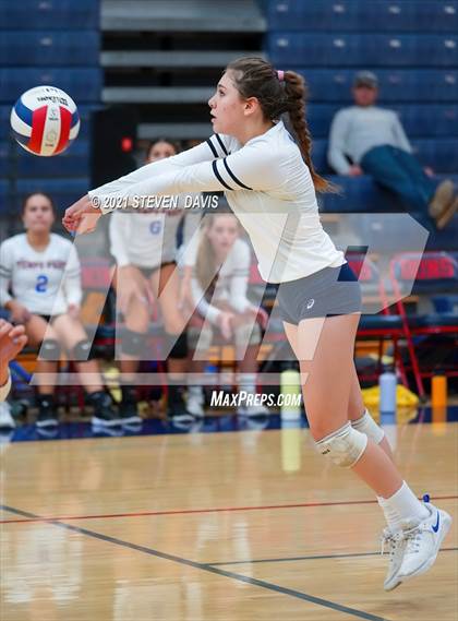 Thumbnail 2 in Rock Point vs. Tempe Prep (AIA 1A Finals) photogallery.