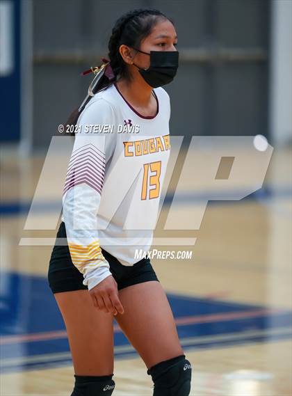 Thumbnail 3 in Rock Point vs. Tempe Prep (AIA 1A Finals) photogallery.