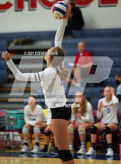 Thumbnail 2 in Rock Point vs. Tempe Prep (AIA 1A Finals) photogallery.