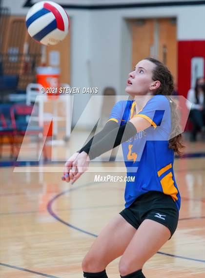 Thumbnail 2 in Rock Point vs. Tempe Prep (AIA 1A Finals) photogallery.