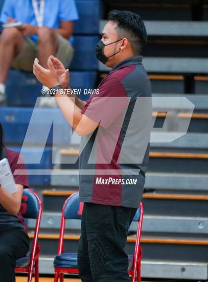 Thumbnail 3 in Rock Point vs. Tempe Prep (AIA 1A Finals) photogallery.