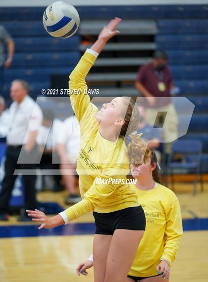 Thumbnail 3 in Rock Point vs. Tempe Prep (AIA 1A Finals) photogallery.