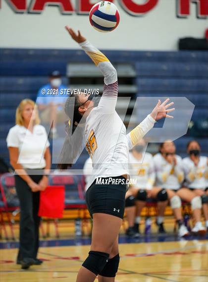 Thumbnail 1 in Rock Point vs. Tempe Prep (AIA 1A Finals) photogallery.