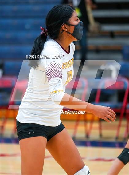 Thumbnail 3 in Rock Point vs. Tempe Prep (AIA 1A Finals) photogallery.