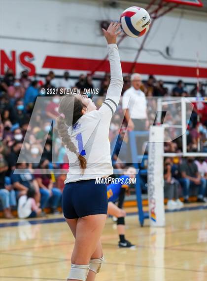 Thumbnail 2 in Rock Point vs. Tempe Prep (AIA 1A Finals) photogallery.