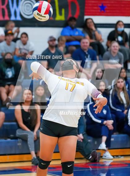 Thumbnail 3 in Rock Point vs. Tempe Prep (AIA 1A Finals) photogallery.