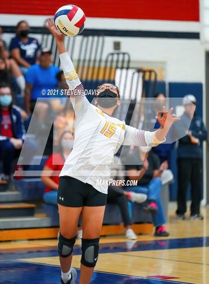 Thumbnail 1 in Rock Point vs. Tempe Prep (AIA 1A Finals) photogallery.