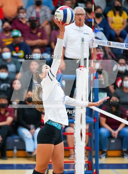 Thumbnail 2 in Rock Point vs. Tempe Prep (AIA 1A Finals) photogallery.