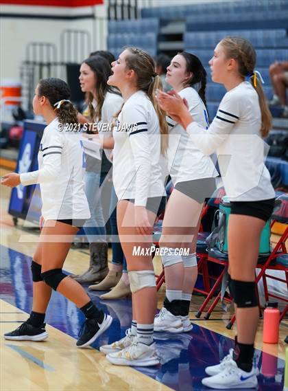 Thumbnail 2 in Rock Point vs. Tempe Prep (AIA 1A Finals) photogallery.
