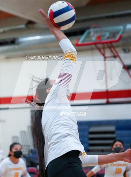 Thumbnail 2 in Rock Point vs. Tempe Prep (AIA 1A Finals) photogallery.