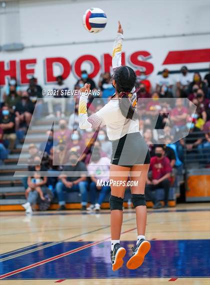 Thumbnail 1 in Rock Point vs. Tempe Prep (AIA 1A Finals) photogallery.