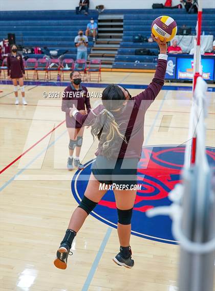Thumbnail 2 in Rock Point vs. Tempe Prep (AIA 1A Finals) photogallery.