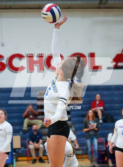 Thumbnail 1 in Rock Point vs. Tempe Prep (AIA 1A Finals) photogallery.