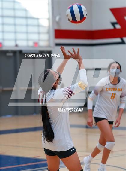 Thumbnail 3 in Rock Point vs. Tempe Prep (AIA 1A Finals) photogallery.