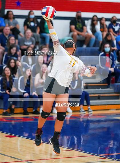 Thumbnail 2 in Rock Point vs. Tempe Prep (AIA 1A Finals) photogallery.