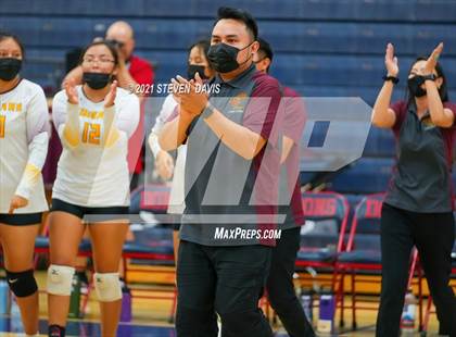 Thumbnail 3 in Rock Point vs. Tempe Prep (AIA 1A Finals) photogallery.