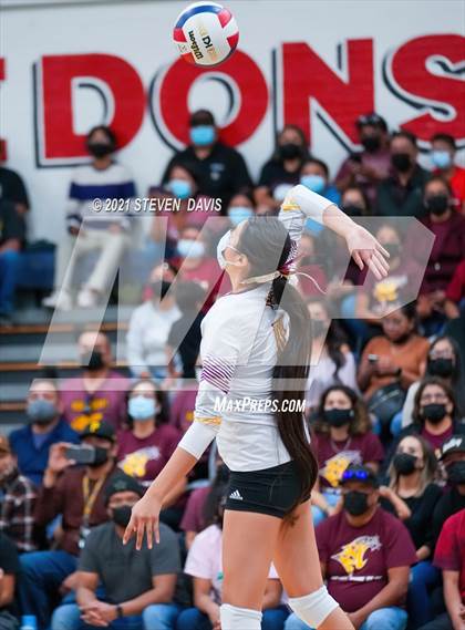 Thumbnail 1 in Rock Point vs. Tempe Prep (AIA 1A Finals) photogallery.