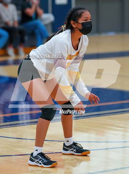 Thumbnail 2 in Rock Point vs. Tempe Prep (AIA 1A Finals) photogallery.