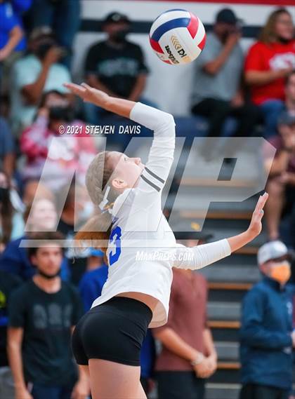 Thumbnail 3 in Rock Point vs. Tempe Prep (AIA 1A Finals) photogallery.