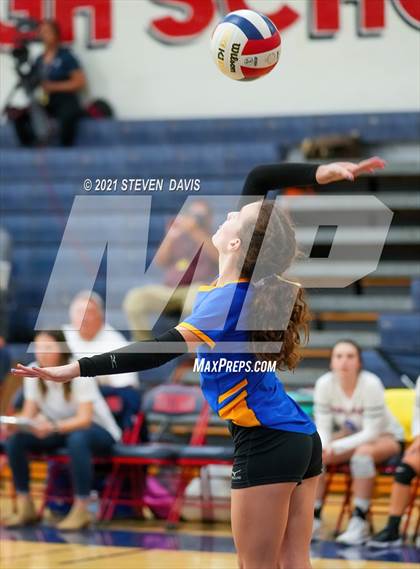 Thumbnail 1 in Rock Point vs. Tempe Prep (AIA 1A Finals) photogallery.