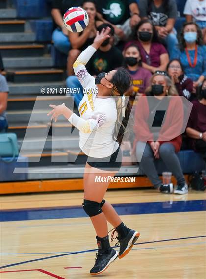 Thumbnail 2 in Rock Point vs. Tempe Prep (AIA 1A Finals) photogallery.