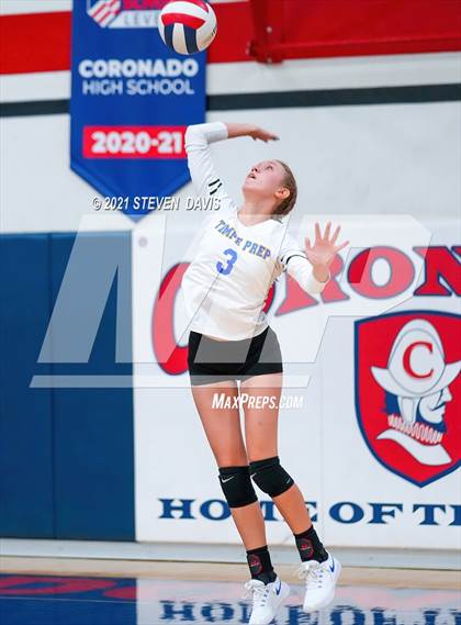 Thumbnail 3 in Rock Point vs. Tempe Prep (AIA 1A Finals) photogallery.