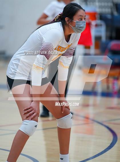 Thumbnail 1 in Rock Point vs. Tempe Prep (AIA 1A Finals) photogallery.